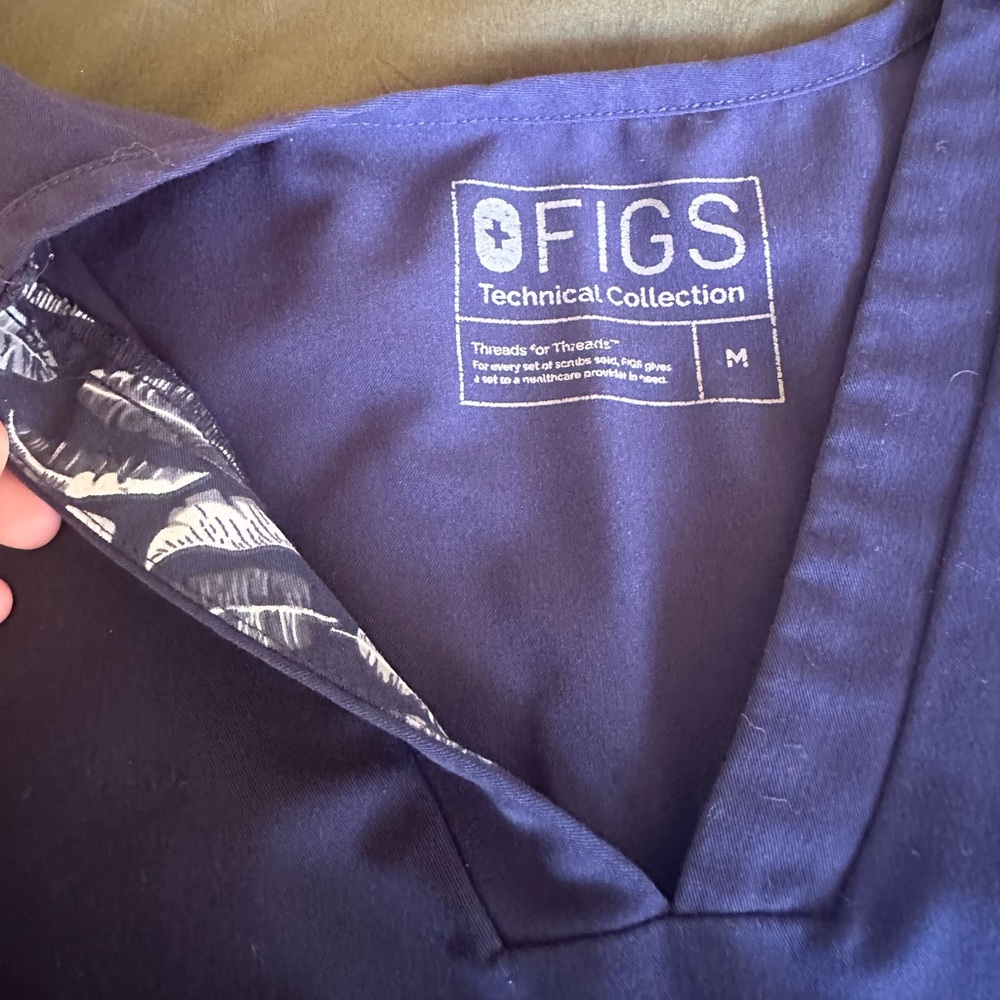 FIGS Navy Scrub Top - Picture 2 of 3